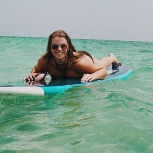 Meet your Posher, Ella